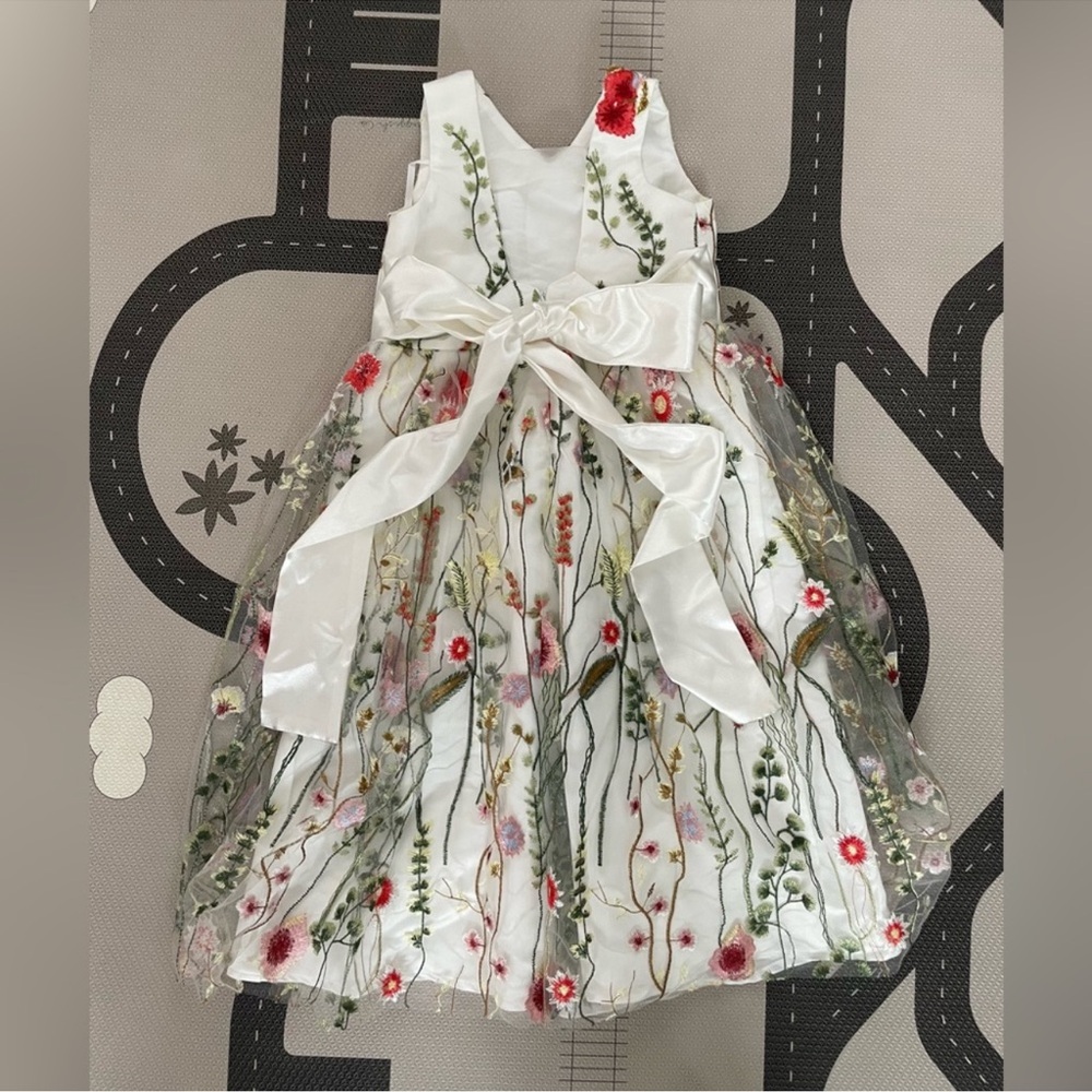 JJs flower girl floor length dress size 9